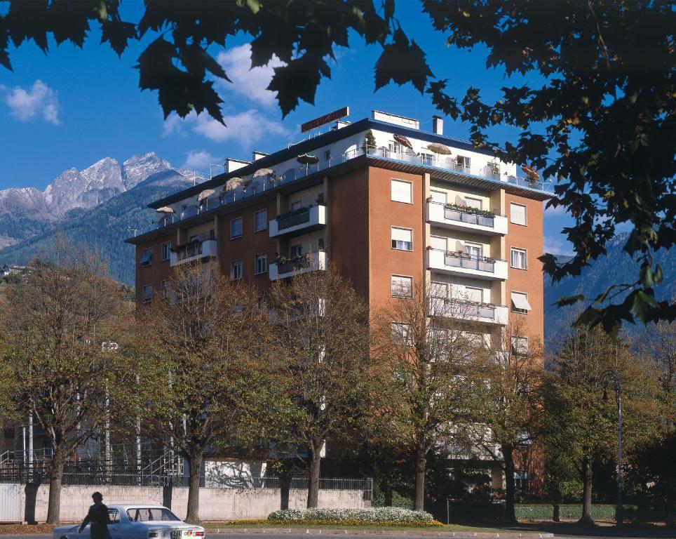 Hotel Lux Merano Exterior photo
